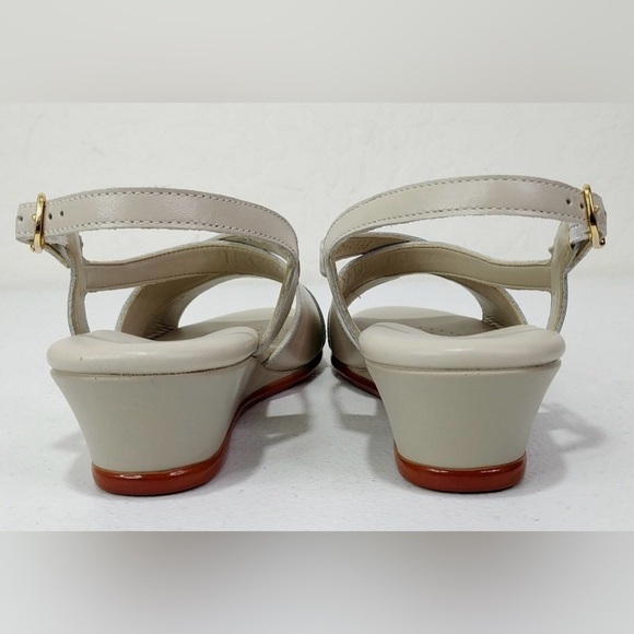 SAS Cream Sandals with Adjustable Slingback - Picture 5 of 7